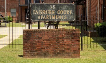 Fairburn Village in Atlanta, GA - Foto de edificio - Building Photo