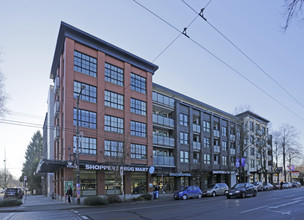 The Robert in Vancouver, BC - Building Photo - Building Photo