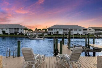 Waterfront Duplex Ideal for Corporate Housing in Cape Coral, FL - Building Photo - Building Photo