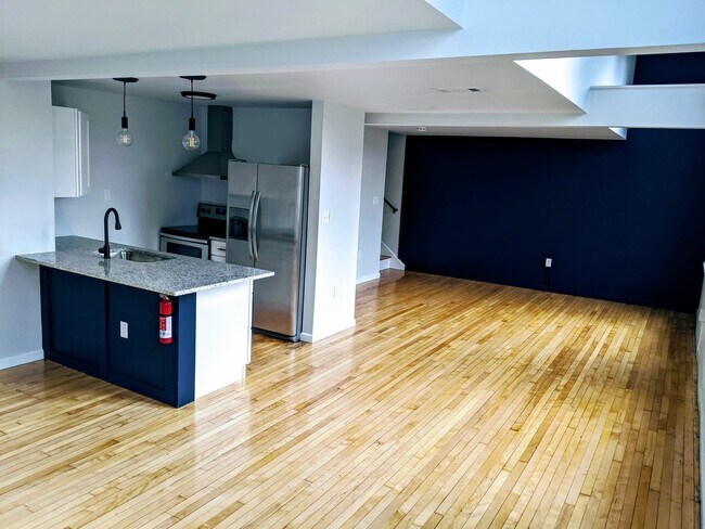 235 Locust St-Unit -5 in Columbia, PA - Building Photo - Building Photo