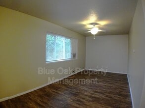 275 E 19th St in Chico, CA - Building Photo - Building Photo