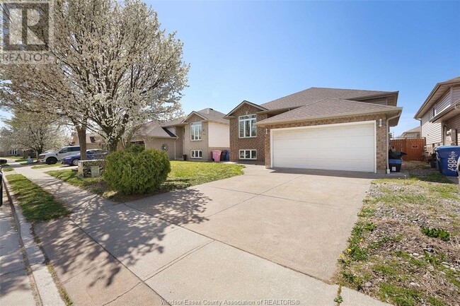 4881 Juliet Crescent in Windsor, ON - Building Photo - Building Photo