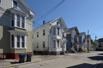 156 Parade St in Providence, RI - Foto de edificio - Building Photo