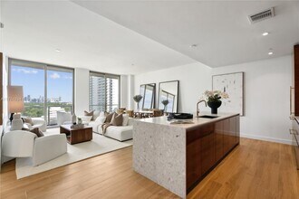 2678 Tigertail Ave, Unit # 1202B in Miami, FL - Building Photo - Building Photo