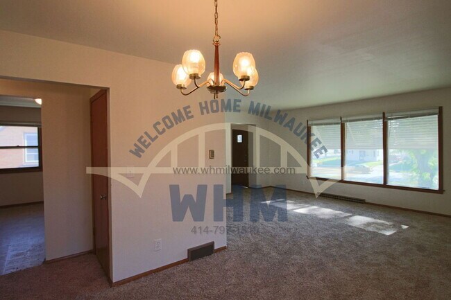 8526 W Appleton Ave in Milwaukee, WI - Building Photo - Building Photo