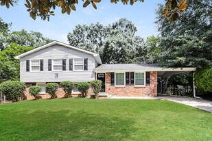 2504 Rex Rd in Ellenwood, GA - Building Photo