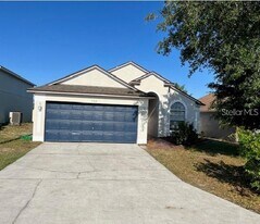 722 Rollins Dr in Davenport, FL - Building Photo