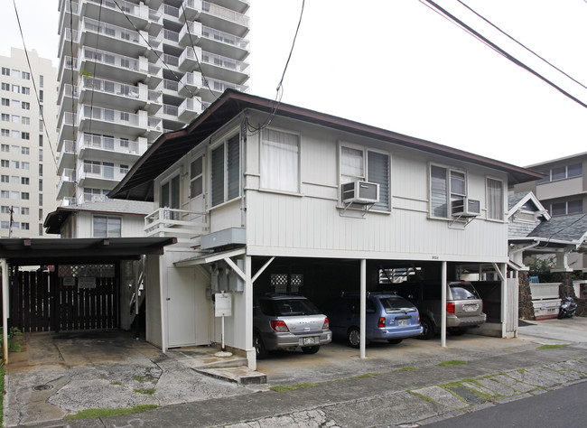 1634 Clark St in Honolulu, HI - Building Photo - Building Photo