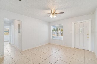 5409 S Lois Ave in Tampa, FL - Building Photo - Building Photo