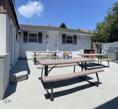 32 Blaine Ave, Unit B in Seaside Heights, NJ - Building Photo - Building Photo