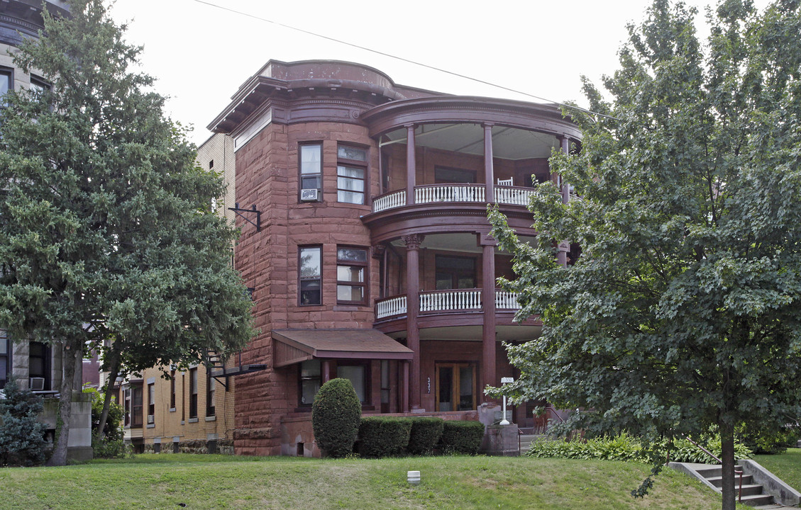 337-339 S Pacific Ave in Pittsburgh, PA - Building Photo