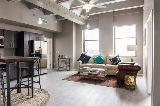Art Deco Lofts & Apartments in Tulsa, OK - Foto de edificio - Building Photo