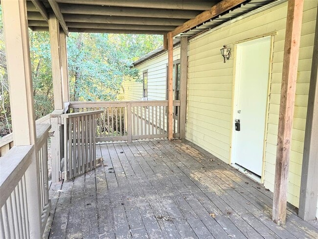 858 Queenswood St in Montgomery, TX - Building Photo - Building Photo