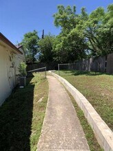 1410 Marlton St in San Marcos, TX - Building Photo - Building Photo