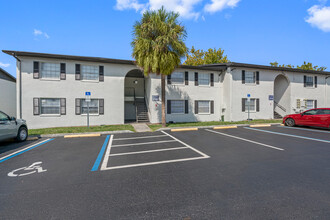 Kara West in Orlando, FL - Foto de edificio - Building Photo