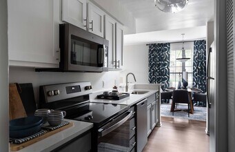 Willow Lake Apartments in Indianapolis, IN - Building Photo - Building Photo