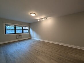 1435 N Dearborn St, Unit 2 in Chicago, IL - Foto de edificio - Building Photo