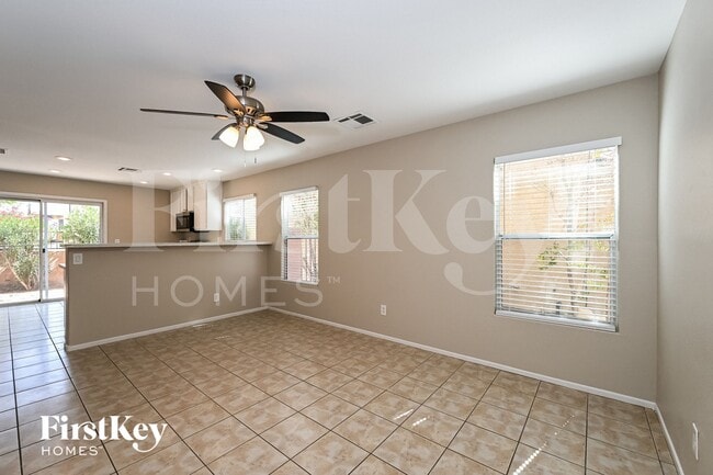 530 Swiss Cottage Ave in Las Vegas, NV - Foto de edificio - Building Photo