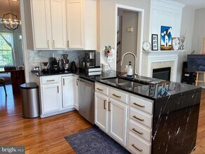 45792 Shagbark Terrace in Sterling, VA - Building Photo - Building Photo