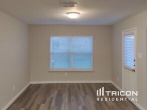 14210 Bridgeview Ln in Dallas, TX - Building Photo - Building Photo