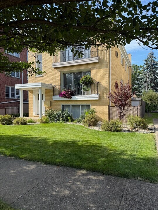 116 Pine Ave in Riverside, IL - Foto de edificio