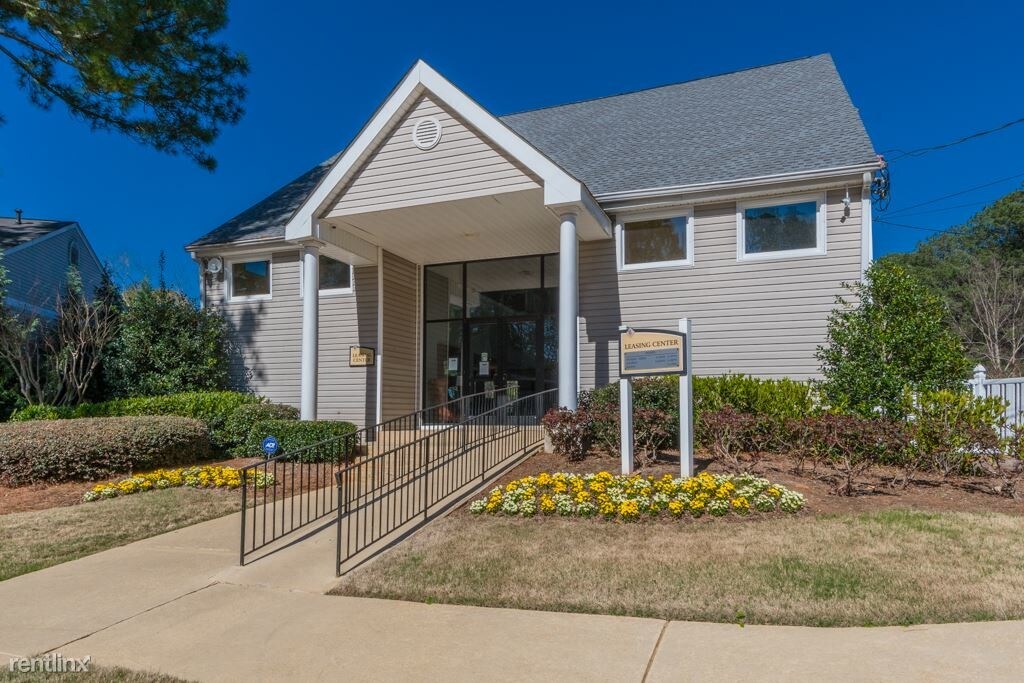 Silver Oak Apartments Clarkston, GA Apartments