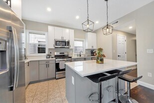 774 Columbia Rd, Unit 2T in Boston, MA - Building Photo