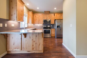 188 NE American Dr in McMinnville, OR - Building Photo - Building Photo