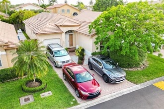 9928 NW 29th Terrace in Doral, FL - Foto de edificio - Building Photo