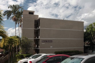 Sierra Gardens in Honolulu, HI - Foto de edificio - Building Photo