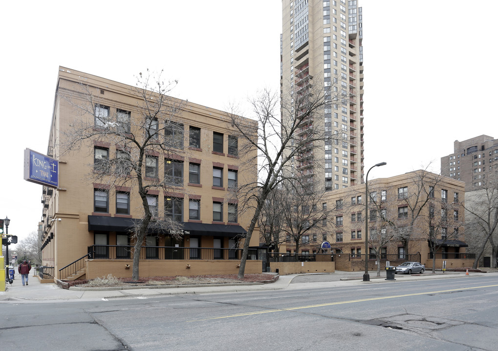 The Maryland in Minneapolis, MN - Building Photo