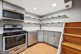 2034 Mt Vernon St in Philadelphia, PA - Building Photo - Building Photo