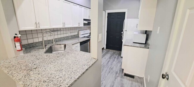 5837 Nina Pl in St. Louis, MO - Building Photo - Building Photo