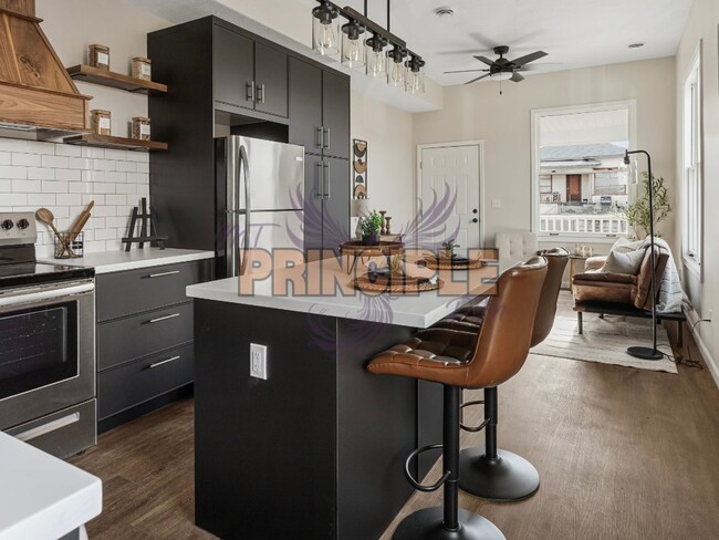 property at 533 W Park St