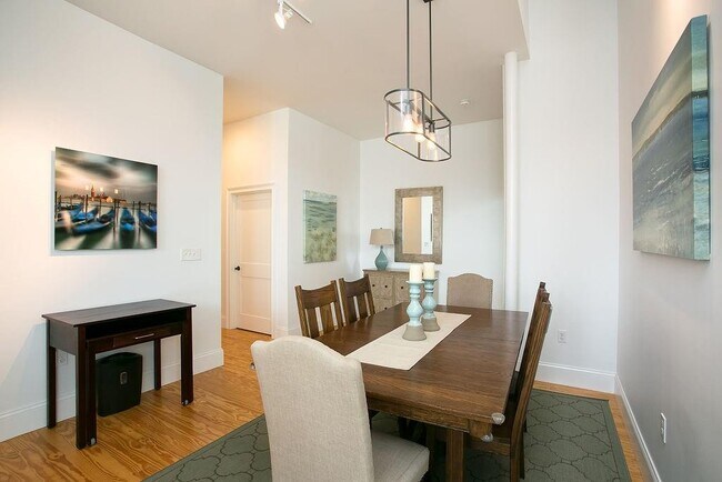 32 Carey St in Newport, RI - Building Photo - Building Photo