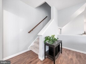 131 Edgewater Ct in Quakertown, PA - Building Photo