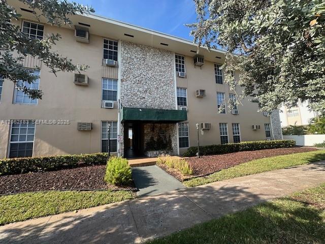 property at 1400 Douglas Rd