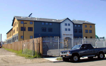 Waterpark Lofts in Oakland, CA - Building Photo - Building Photo