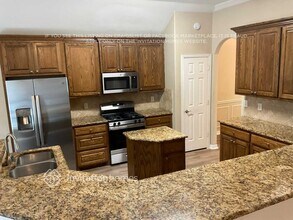 2140 Waterfield Ct in Grand Prairie, TX - Building Photo - Building Photo