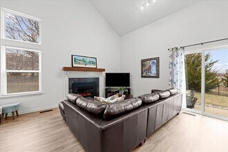 10710 W 115th St in Overland Park, KS - Building Photo - Building Photo