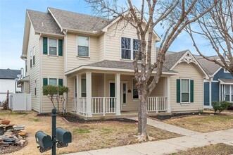 10015 Pinecrest Dr in Providence Village, TX - Building Photo - Building Photo