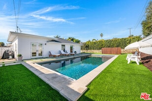 134 La Plata in Santa Barbara, CA - Building Photo