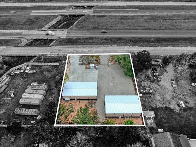 13051 Pleasant Valley Dr in Rosharon, TX - Building Photo - Building Photo