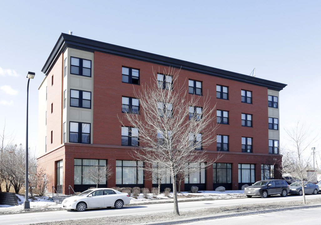 Lindquist Apartments in Minneapolis, MN - Foto de edificio