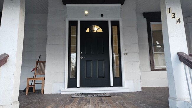 134 S Clinton St, Unit 2nd Floor Apartment