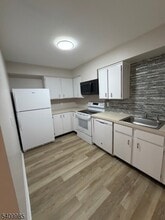 520 Turnpike C114 Tpke in Pompton Plains, NJ - Building Photo - Building Photo