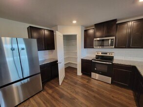 1737 Rocky Rise in San Antonio, TX - Building Photo - Building Photo