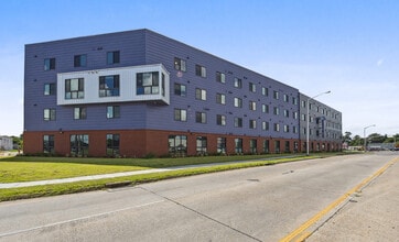 Bottle Art Lofts in Lafayette, LA - Foto de edificio - Building Photo