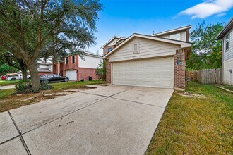 5615 W Harrow Dr in Houston, TX - Building Photo - Building Photo