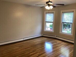 9 Oak Square Ave, Unit 2 in Boston, MA - Building Photo - Building Photo